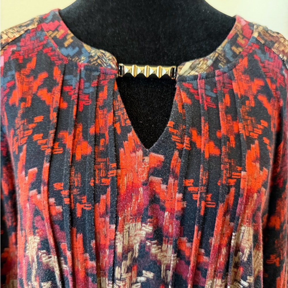 Cupio Red and Black Houndstooth Patterned Top-Large